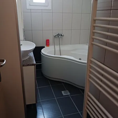 House فيلة Néa Péramos