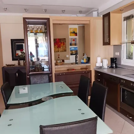 House فيلة Néa Péramos