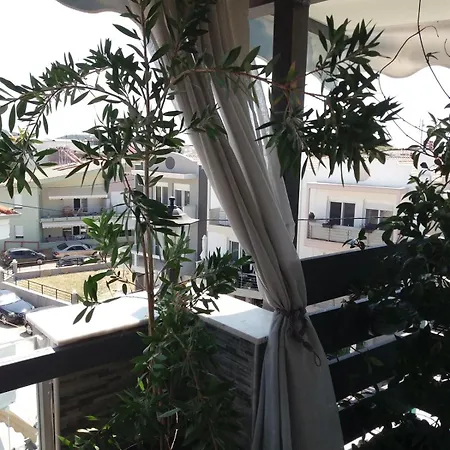 House * Néa Péramos