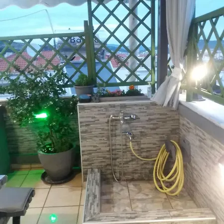 House * Néa Péramos