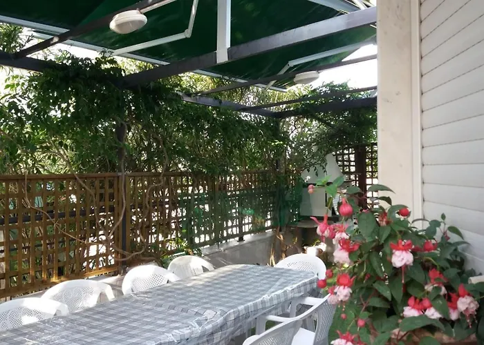 Villa House Néa Péramos