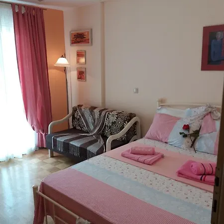 House Néa Péramos