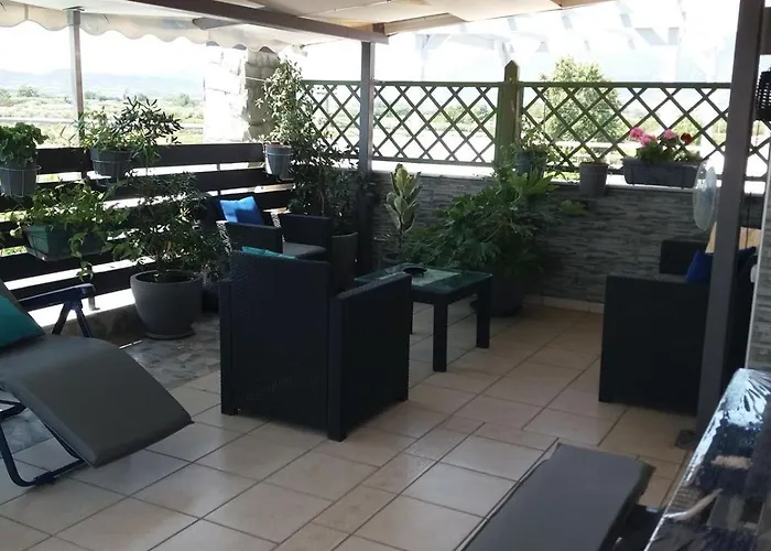 Villa House Néa Péramos